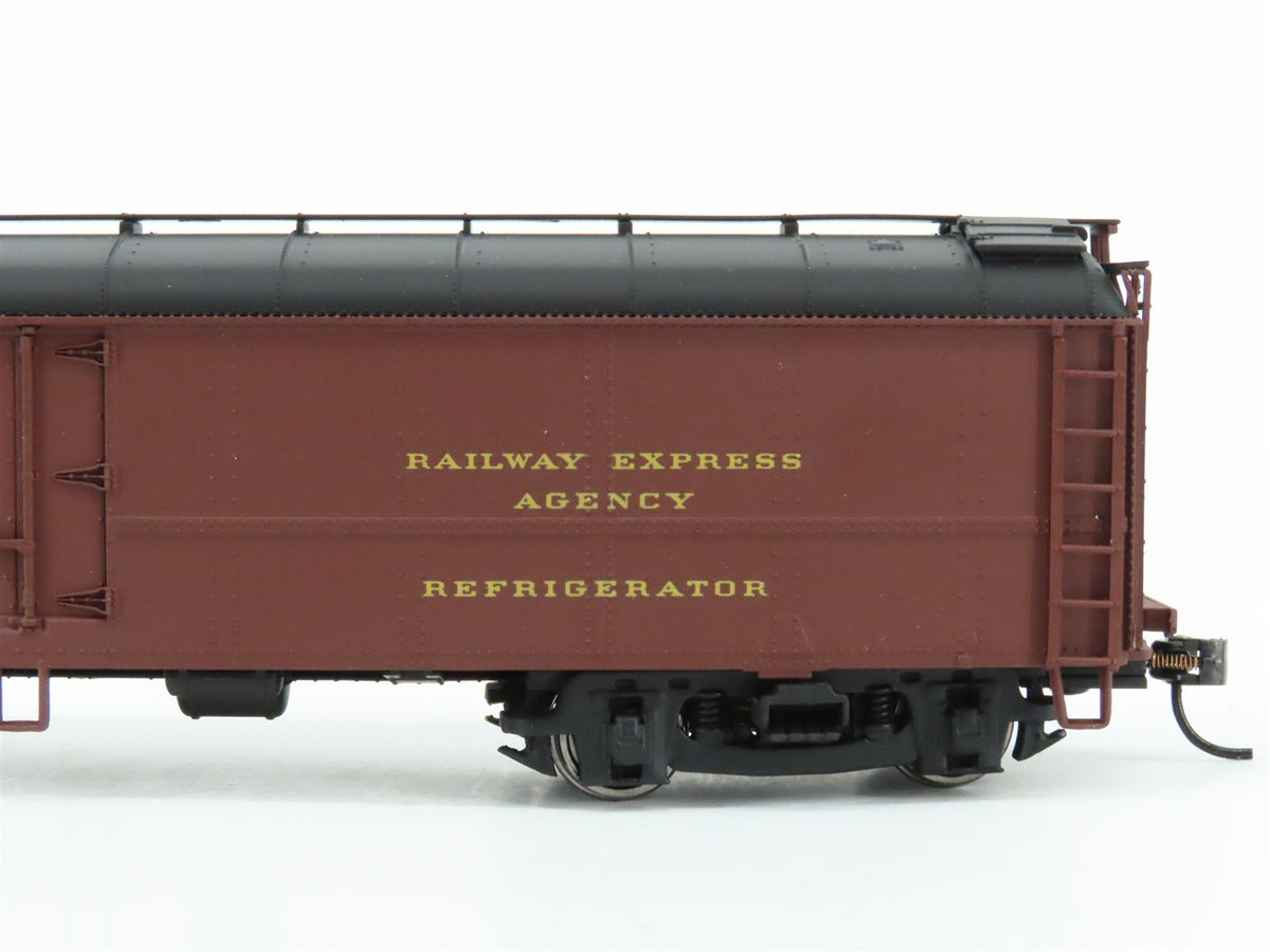 HO Scale Walthers #932-5888 PRR Pennsylvania R50B Express Reefer #2670
