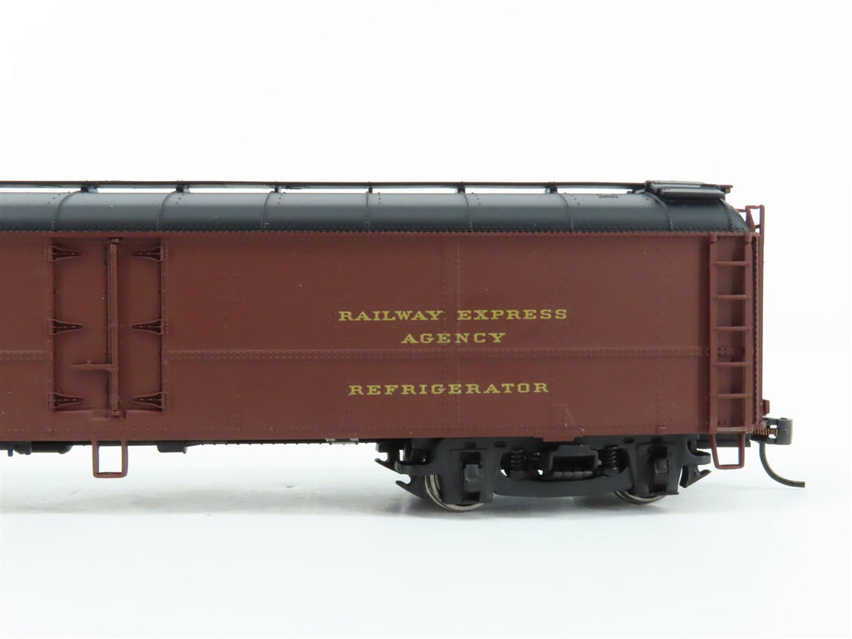 HO Scale Walthers #932-5882 PRR Pennsylvania R50B Express Reefer #2561