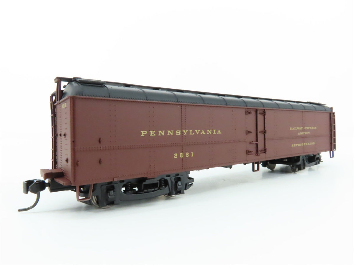 HO Scale Walthers #932-5882 PRR Pennsylvania R50B Express Reefer #2561