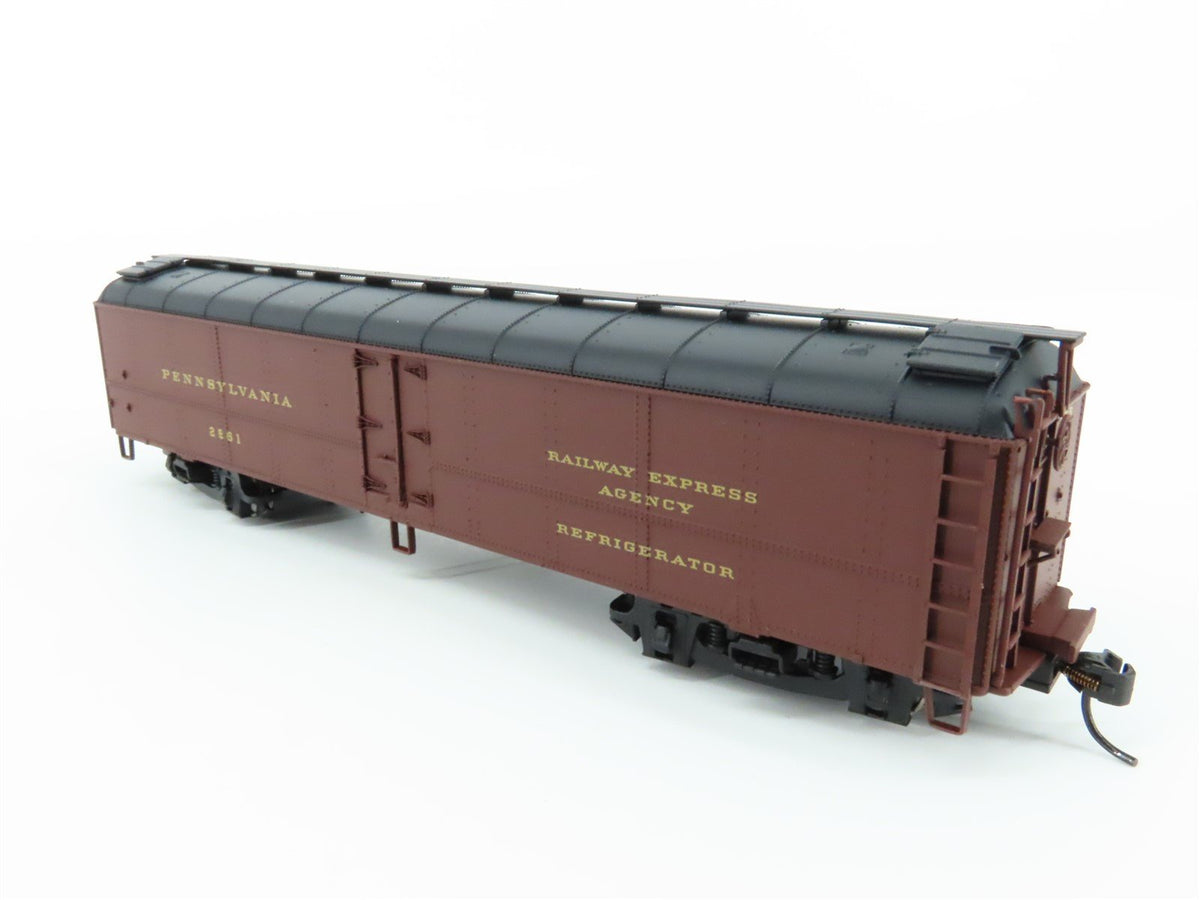 HO Scale Walthers #932-5882 PRR Pennsylvania R50B Express Reefer #2561