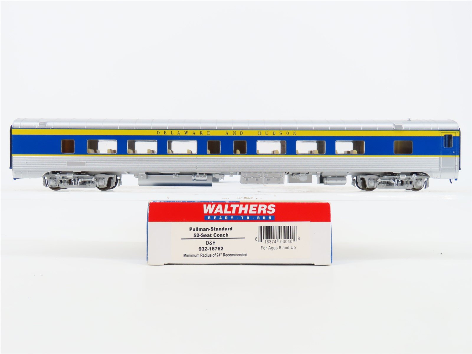 HO Scale Walthers 932-16762 D&H Delaware & Hudson 52-Seat Coach Passenger