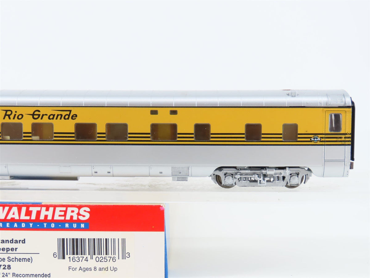 HO Walthers 932-6728 D&amp;RGW Rio Grande 6-6-4 Sleeper Passenger (4 Stripe Scheme)