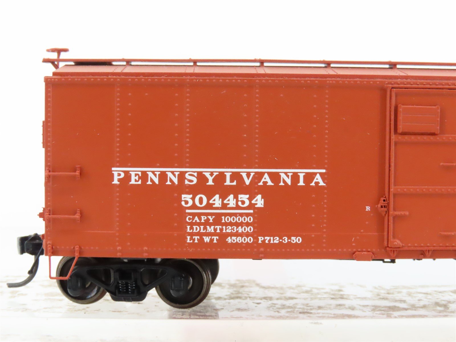 HO Scale Red Caboose RR-37201-7 PRR Pennsylvania Single Door Box Car #504454