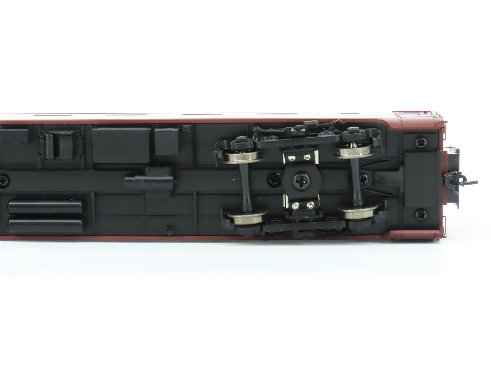 HO Walthers 932-9387 PRR Pennsylvania Pullman Standard 10-6 Sleeper Passenger