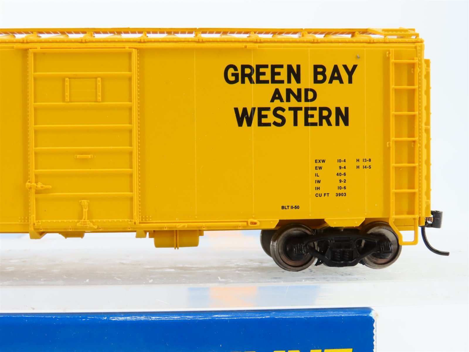 HO Scale Walthers Mainline 910-2369 GBW Green Bay Route 40' PS-1 Box Car #733