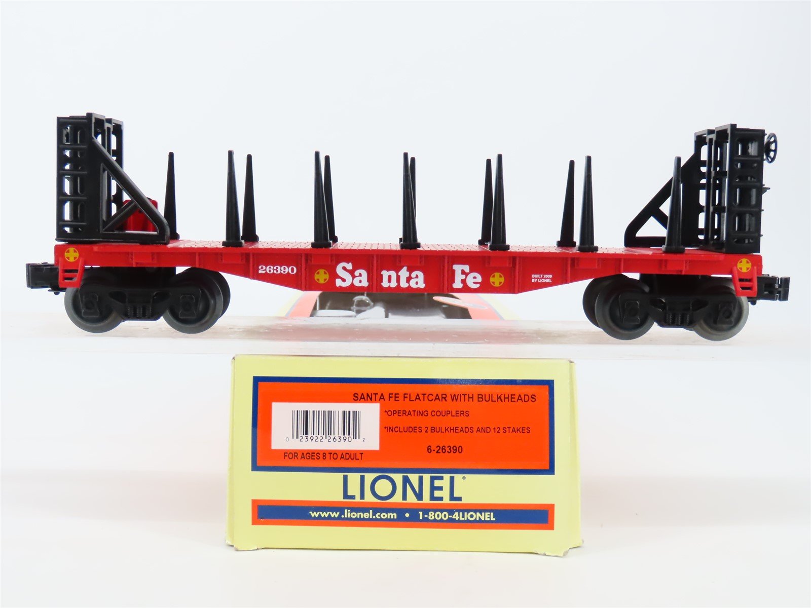 O Gauge 3-Rail Lionel 6-26390 BNSF Santa Fe Flatcar with Bullkheads #26390