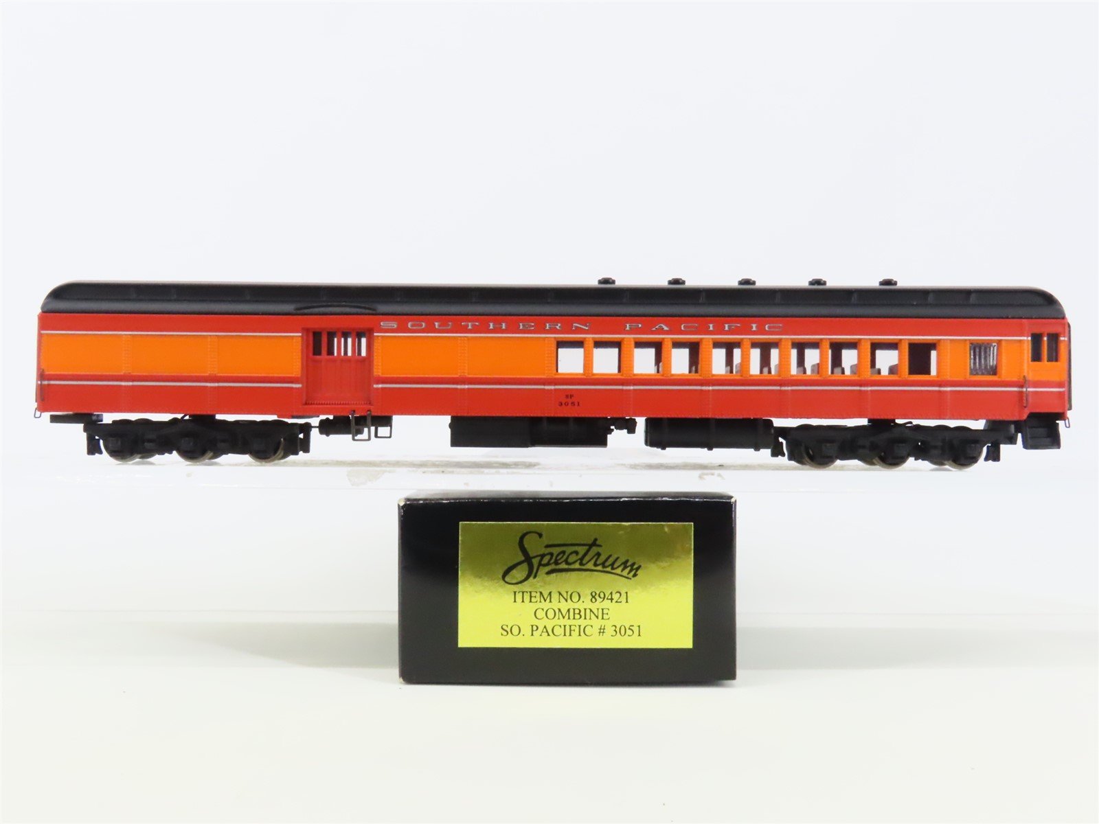 HO Scale Bachmann Spectrum 89421 SP Southern Pacific Combine Passenger #3051
