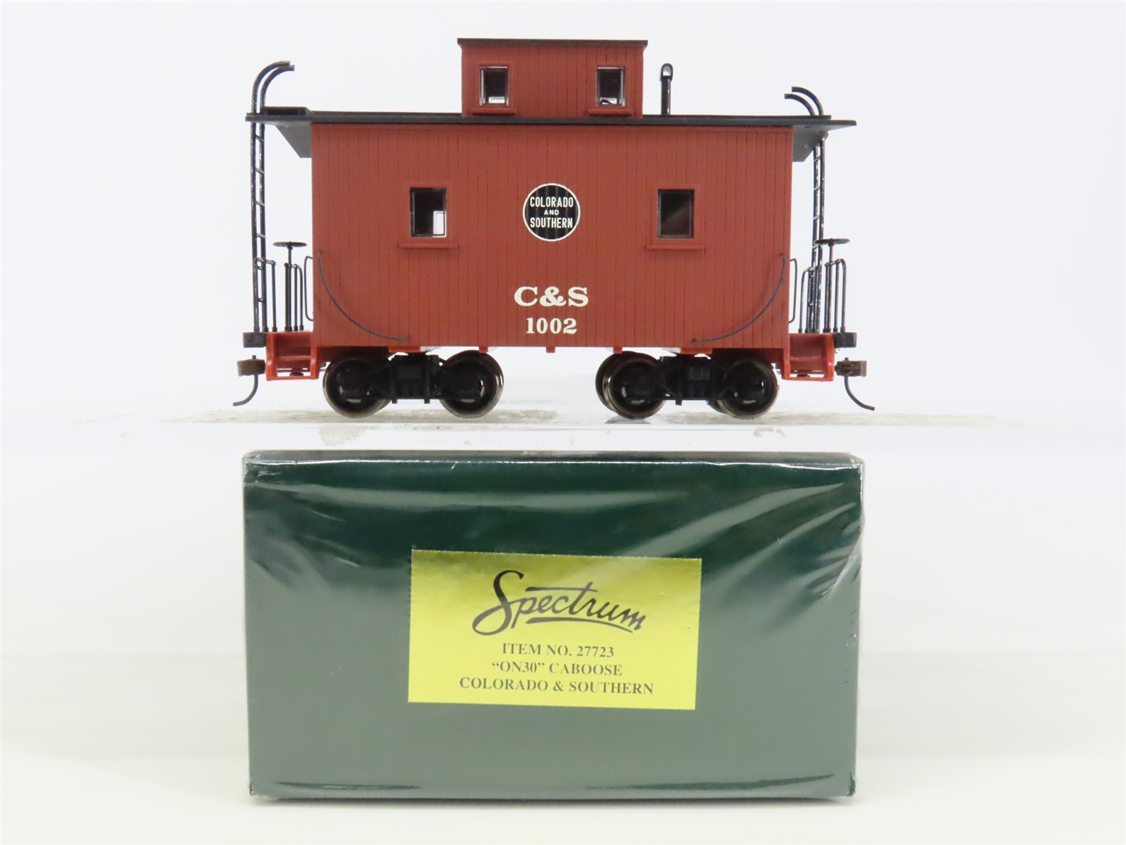 On30 Scale Bachmann Spectrum 27723 C&S Colorado & Southern Caboose #1002 Lighted