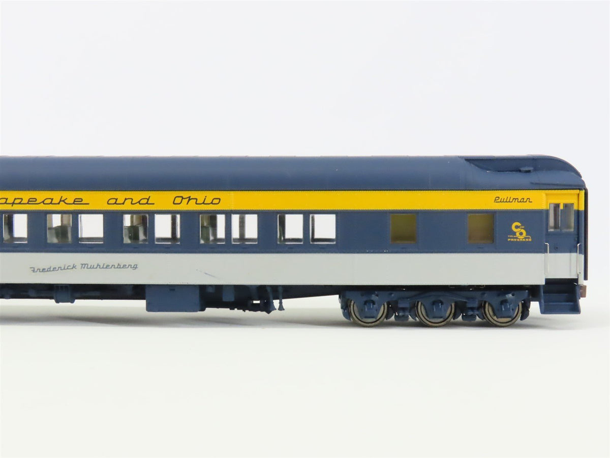 HO Scale Walthers 932-10018 C&amp;O Chesapeake &amp; Ohio Pullman Heavyweight Passenger