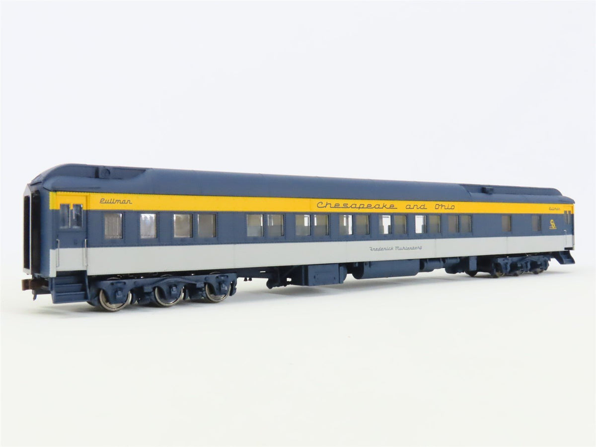 HO Scale Walthers 932-10018 C&amp;O Chesapeake &amp; Ohio Pullman Heavyweight Passenger