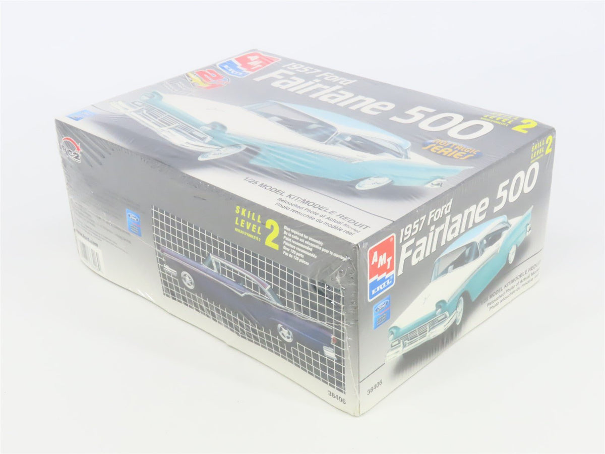 1/25 Scale AMT Ertl 2 in 1 Model Kit #38406 1957 Ford Fairlane 500 - Sealed