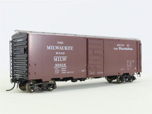 HO Scale Kadee 4052 MILW Route of the Hiawathas 40' Single Door Box Car #35016