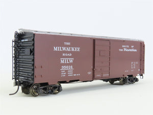 HO Scale Kadee 4052 MILW Route of the Hiawathas 40' Single Door Box Car #35016