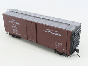 HO Scale Kadee 4052 MILW Route of the Hiawathas 40' Single Door Box Car #35016