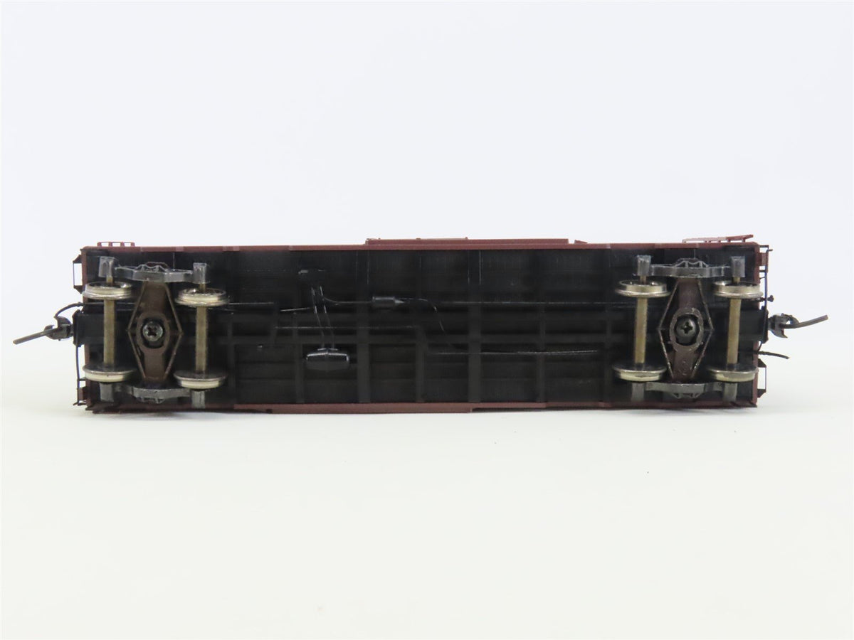 HO Scale Kadee 4052 MILW Route of the Hiawathas 40&#39; Single Door Box Car #35016