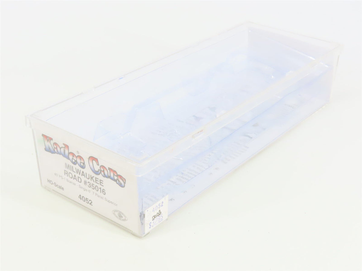 HO Scale Kadee 4052 MILW Route of the Hiawathas 40&#39; Single Door Box Car #35016