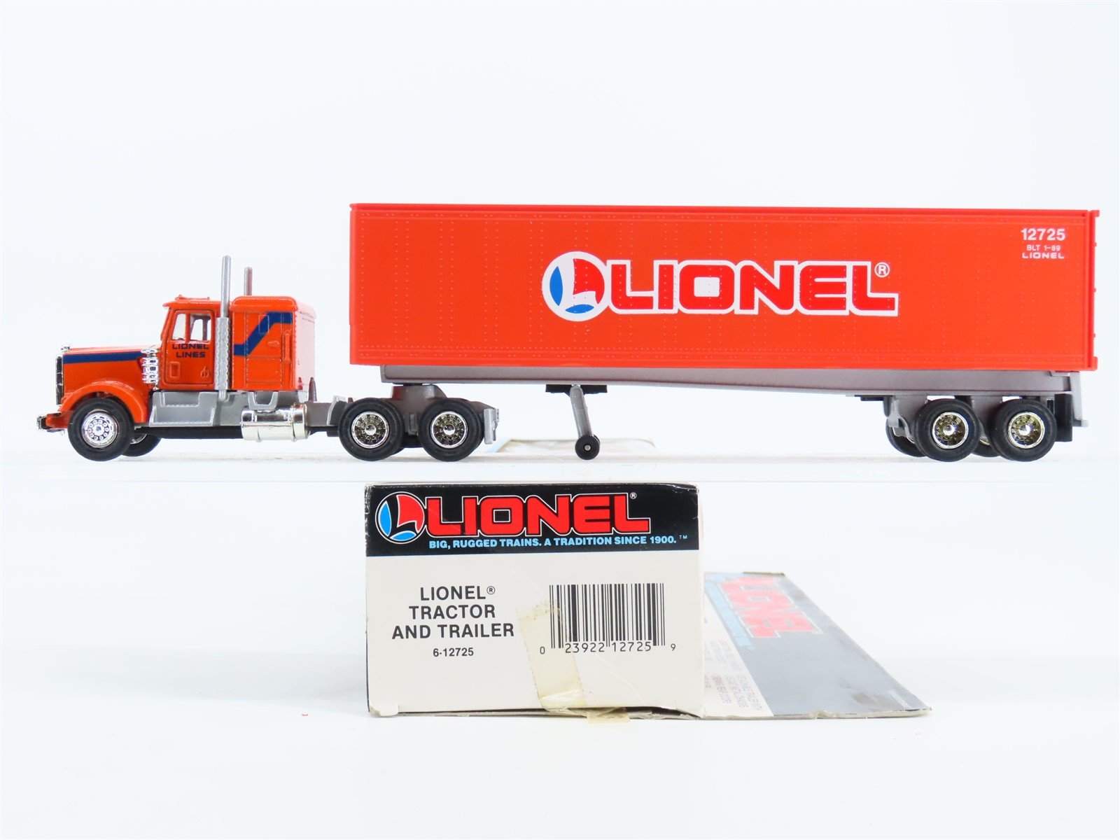 O 1/48 Scale Lionel 6-12725 Lionel Lines Tractor & Trailer