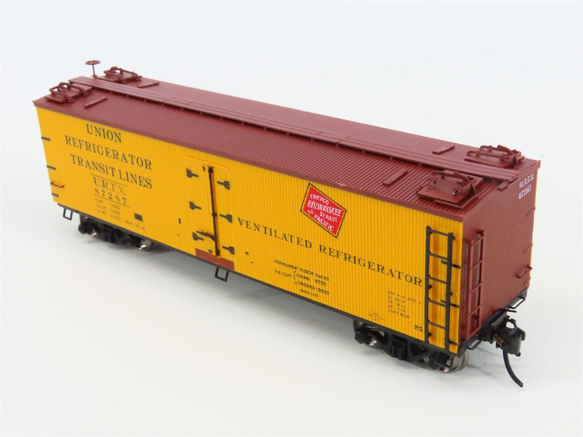HO Scale Branchline Blueprint Series 112182 URTX Milwaukee 40&#39; Reefer #87287
