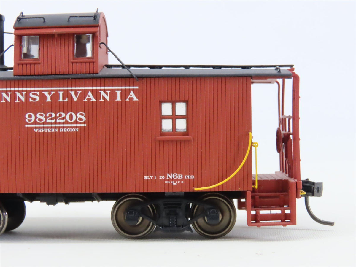HO Scale Walthers Platinum Line 932-27651 PRR Pennsylvania Caboose 2-Pack