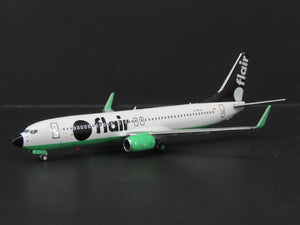 1:400 NG Models 58113 Die-Cast Flair Boeing B737-800 Airliner C-FFLA