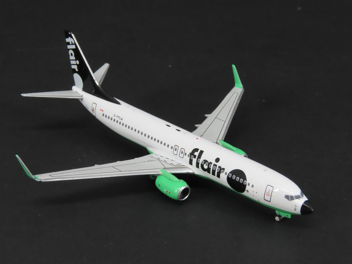 1:400 NG Models 58113 Die-Cast Flair Boeing B737-800 Airliner C-FFLA