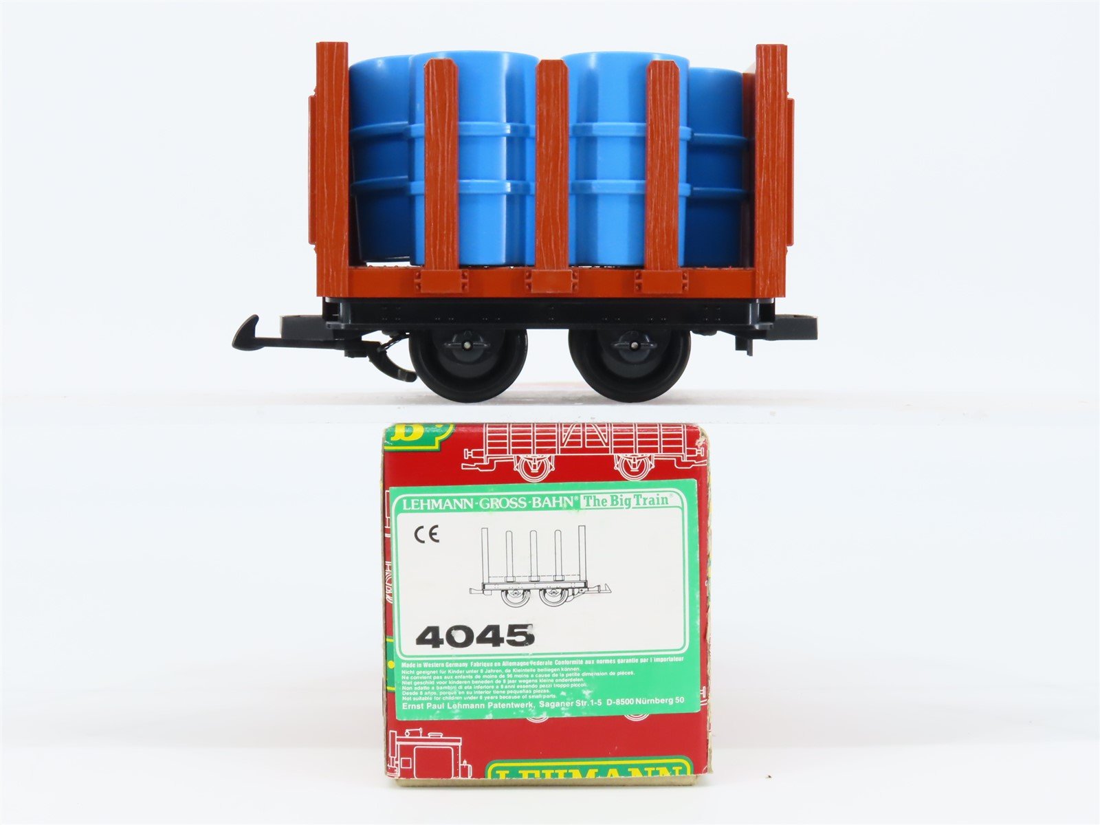 G Scale LGB 4045 Unlettered Stake Wagon Flatcar w/Aral Barrell Loads