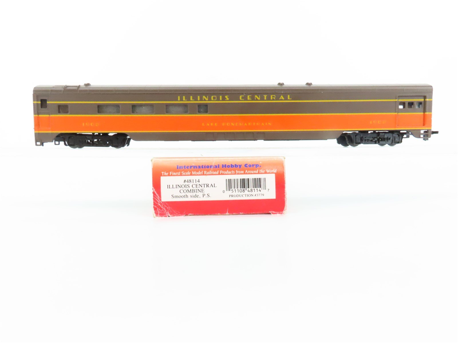 HO Scale IHC Premier Series 48114 IC Illinois Central Combine Passenger #1902