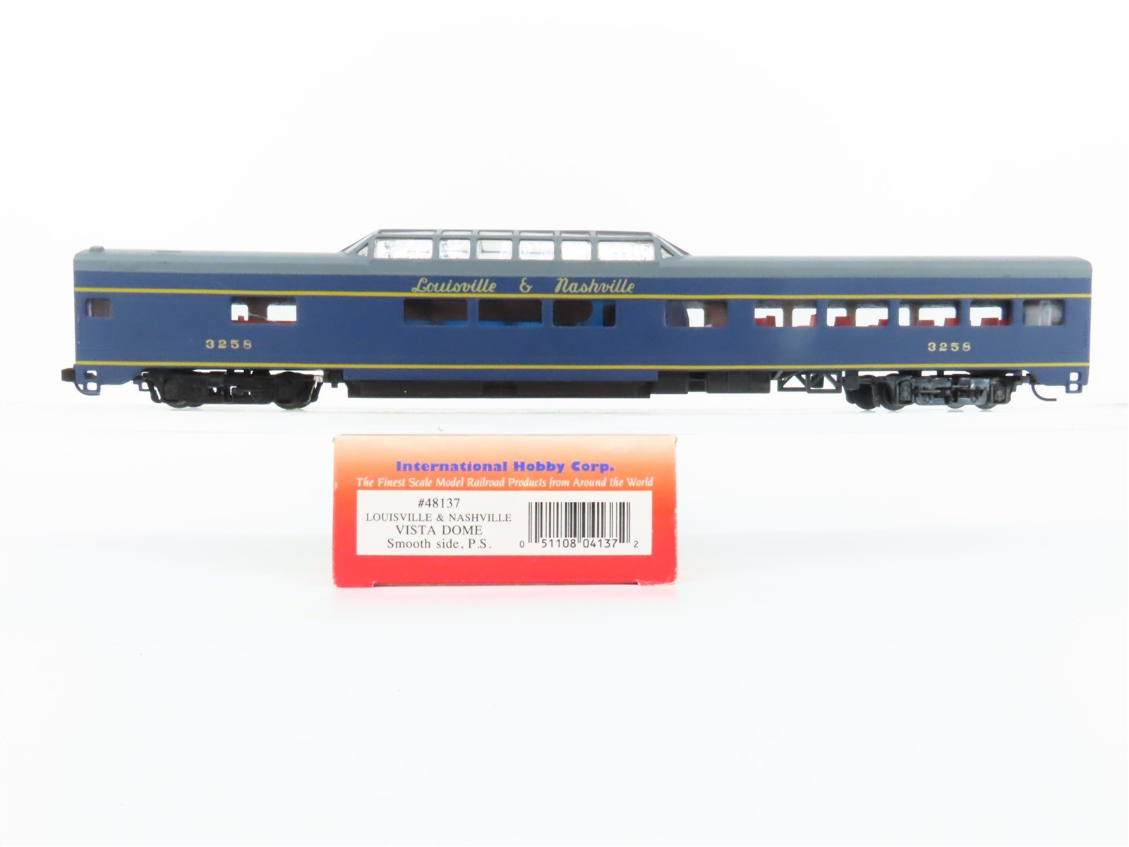 HO IHC Premier Series 48137 L&N Louisville & Nashville Vista Dome Passenger 3258