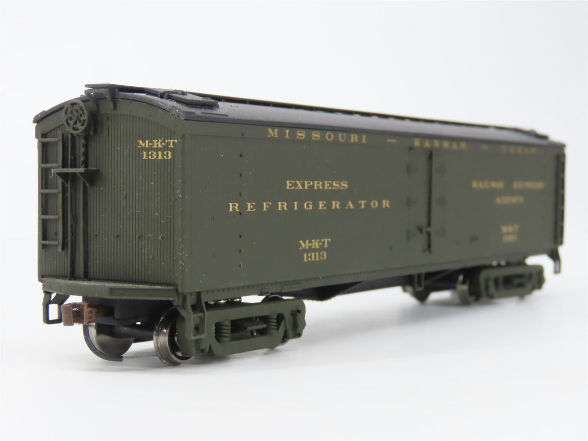HO Scale Walthers 932-5490 MKT Missouri Kansas Texas GACX Wood Reefer #1313