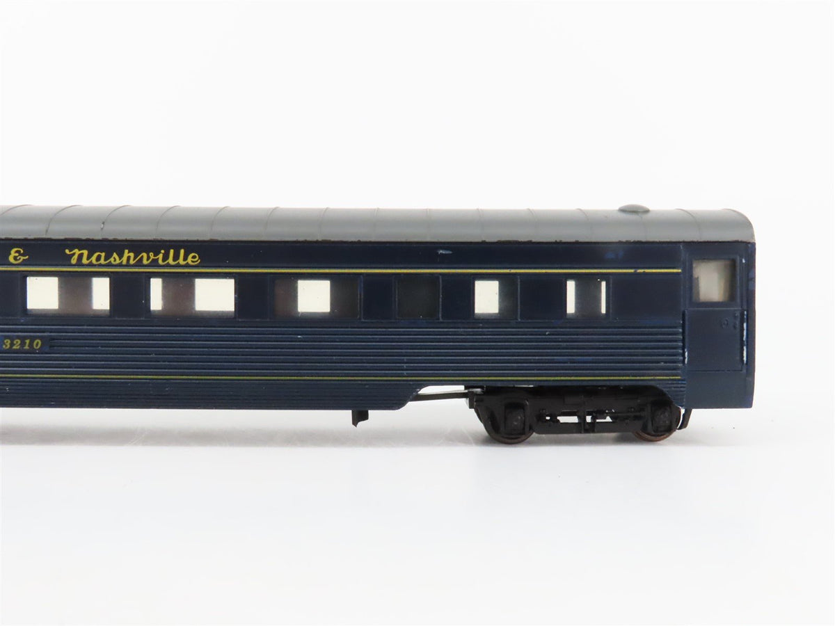 HO Scale IHC Premier Series L&amp;N Louisville &amp; Nashville Coach Passenger Car #3210