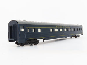 HO Scale IHC Premier Series L&N Louisville & Nashville Coach Passenger Car #3210