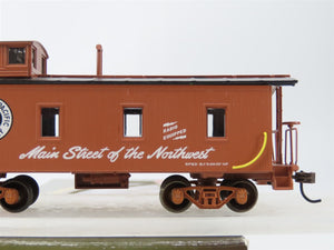 HO Scale Roundhouse 84363 NP Northern Pacific 3-Window Wood Caboose #1746