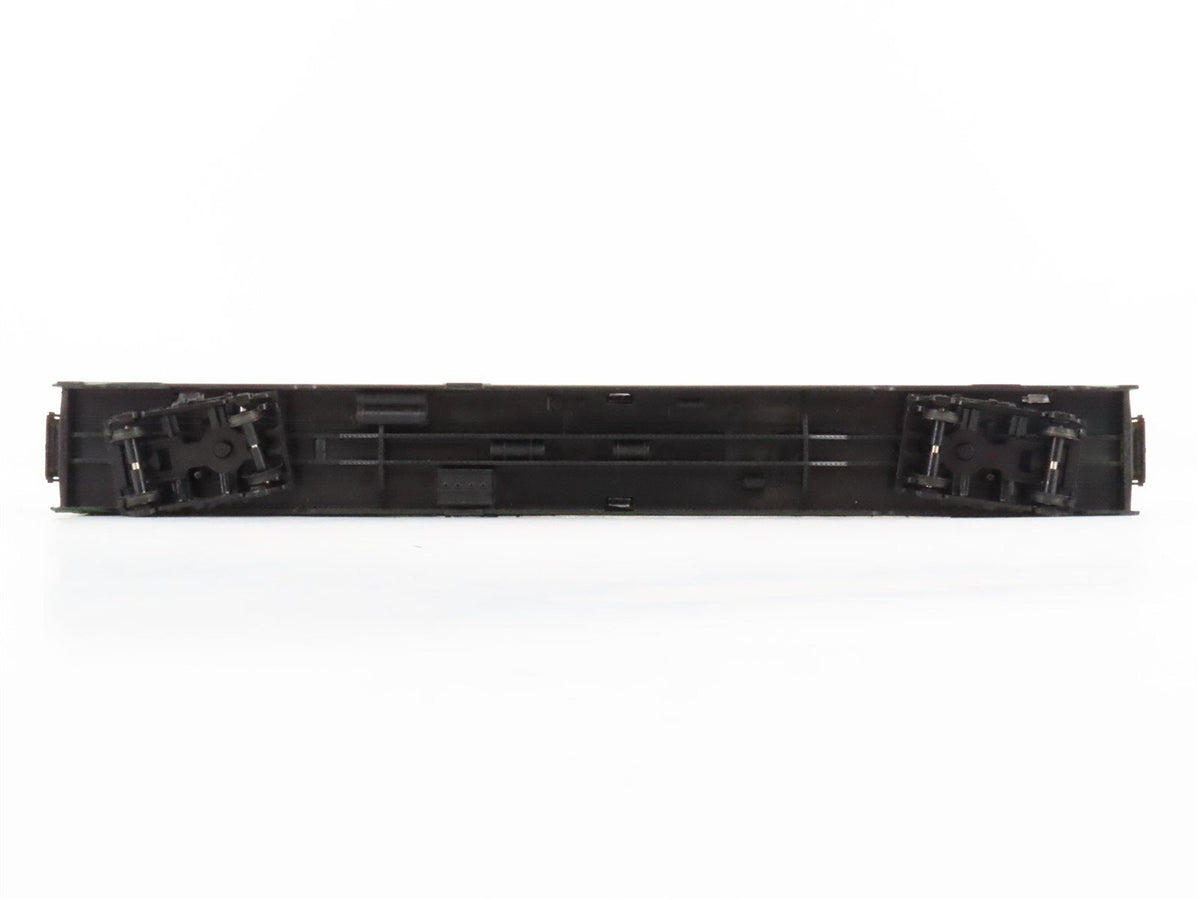 HO Scale IHC Premier 48045 C&amp;NW Chicago &amp; North Western RPO Passenger #7601
