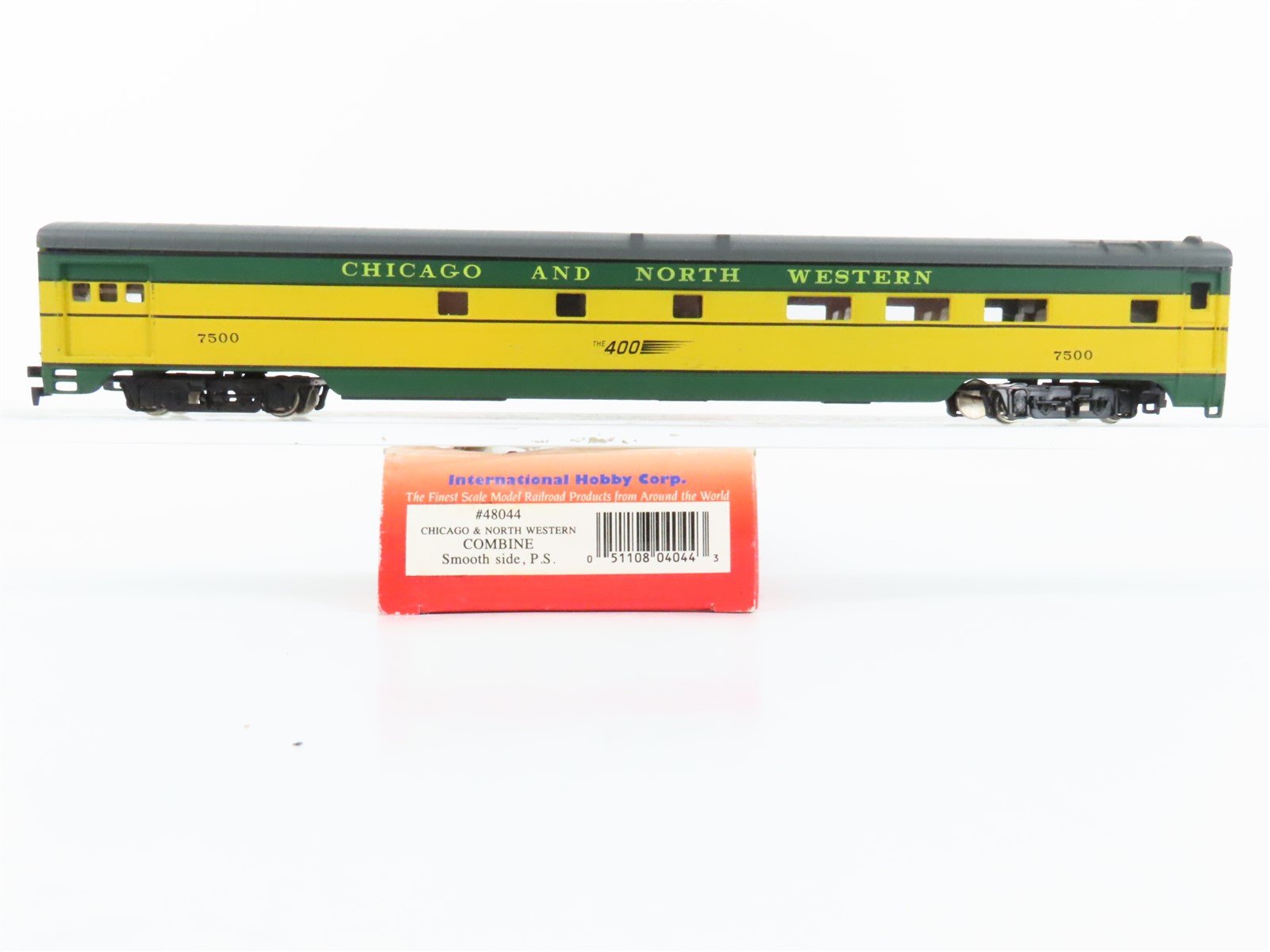 HO IHC Premier 48044 C&NW Chicago & North Western "400" Combine Passenger #7500