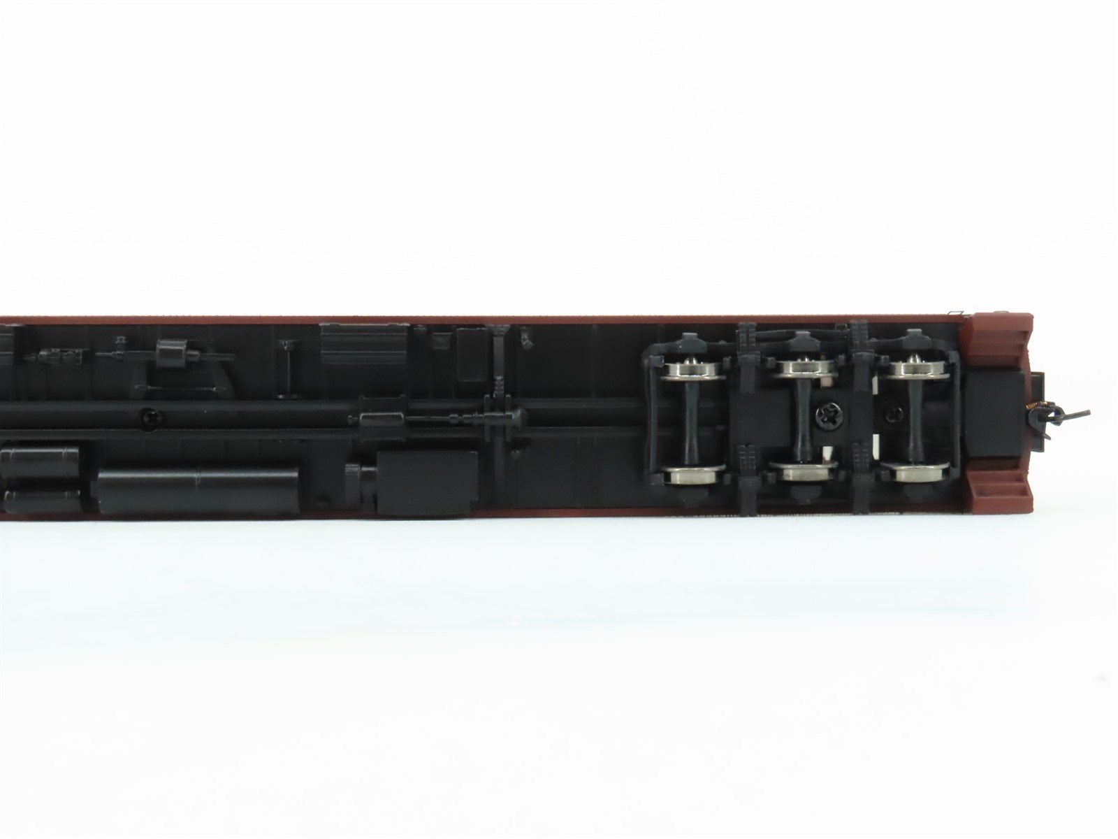 HO Scale Walthers 932-10204 PRR Pennsylvania HW 14 Section Sleeper Passenger