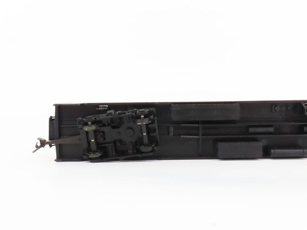 HO Scale IHC Premier Series 48236 RF&amp;P Sleeper Passenger &quot;Clover Bed&quot;