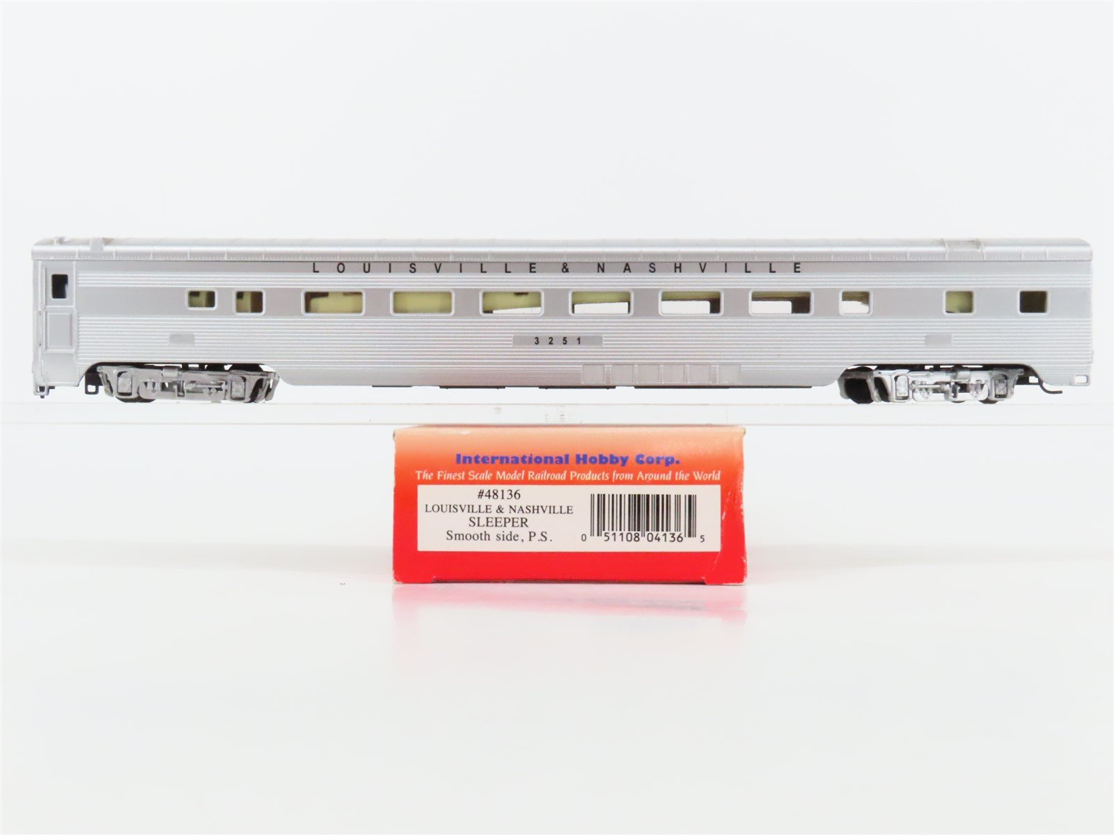 HO Scale IHC Premier 47881 L&N Louisville & Nashville Coach Passenger #3251