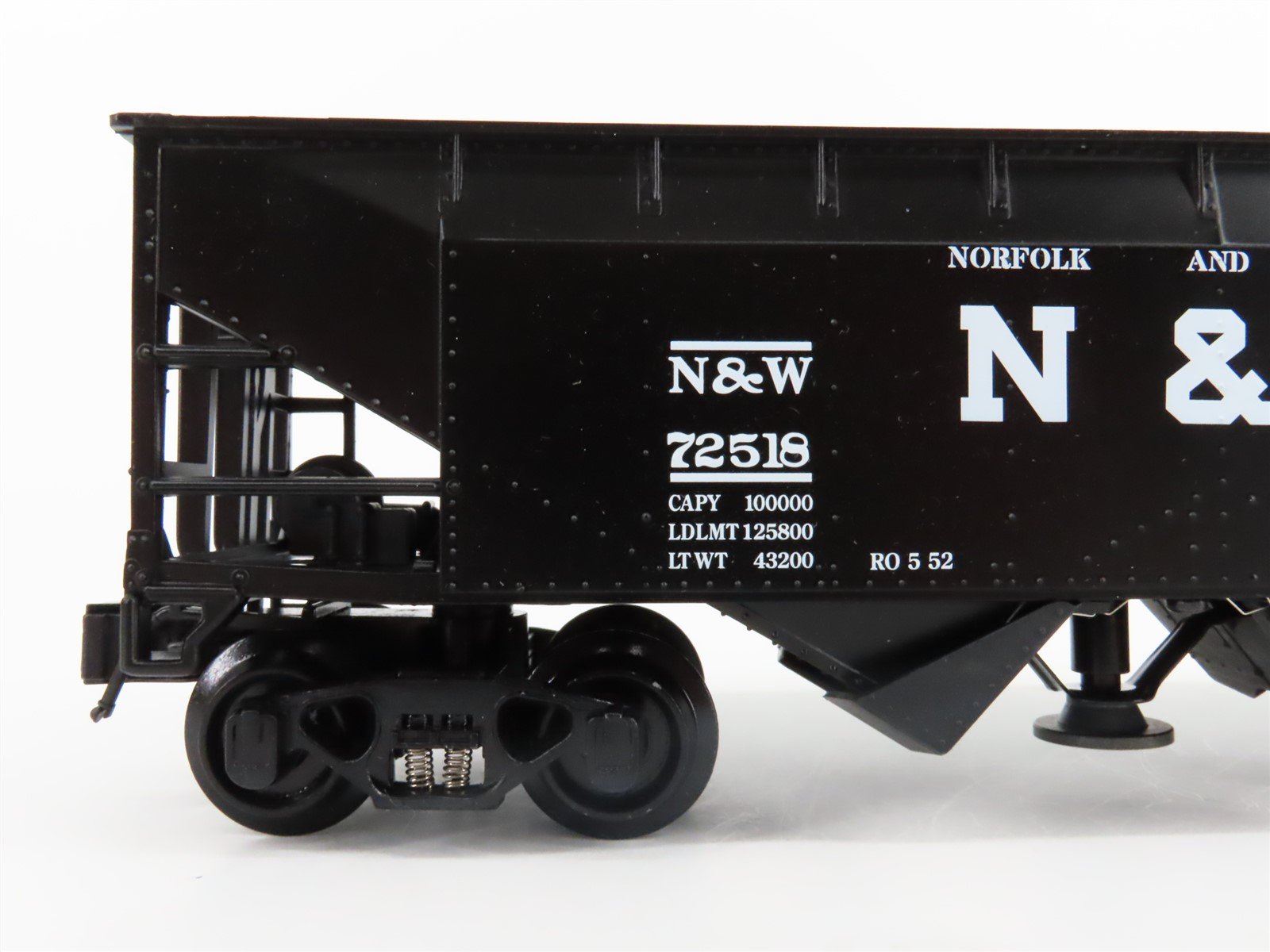 O Gauge 3-Rail K-Line 6-21357 N&W 2 Bay Operating Hopper w/Load #72518