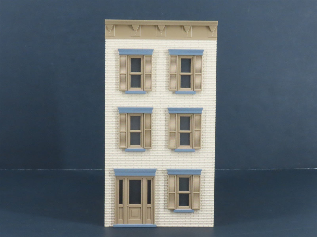 O 1/48 Scale MTH RailKing 30-9079 3-Story Town House - Tan w/ Dark Tan Trim