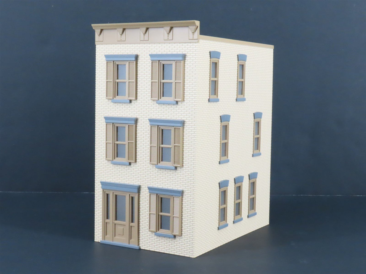 O 1/48 Scale MTH RailKing 30-9079 3-Story Town House - Tan w/ Dark Tan Trim