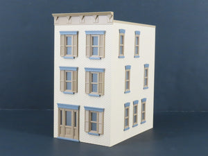 O 1/48 Scale MTH RailKing 30-9079 3-Story Town House - Tan w/ Dark Tan Trim