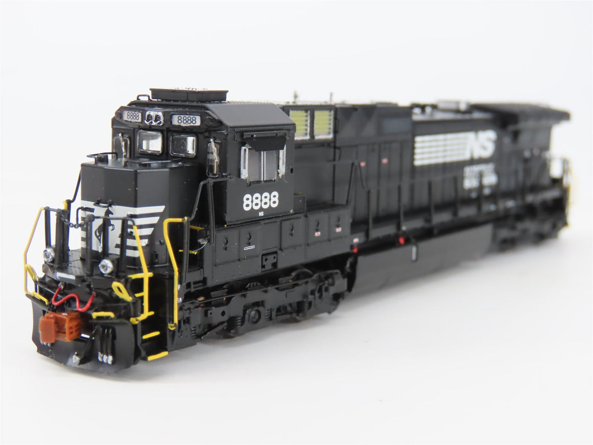 N Scaletrains SXT32572 NS Norfolk Southern GE C40-9 Diesel #8888 w/ DCC &amp; Sound