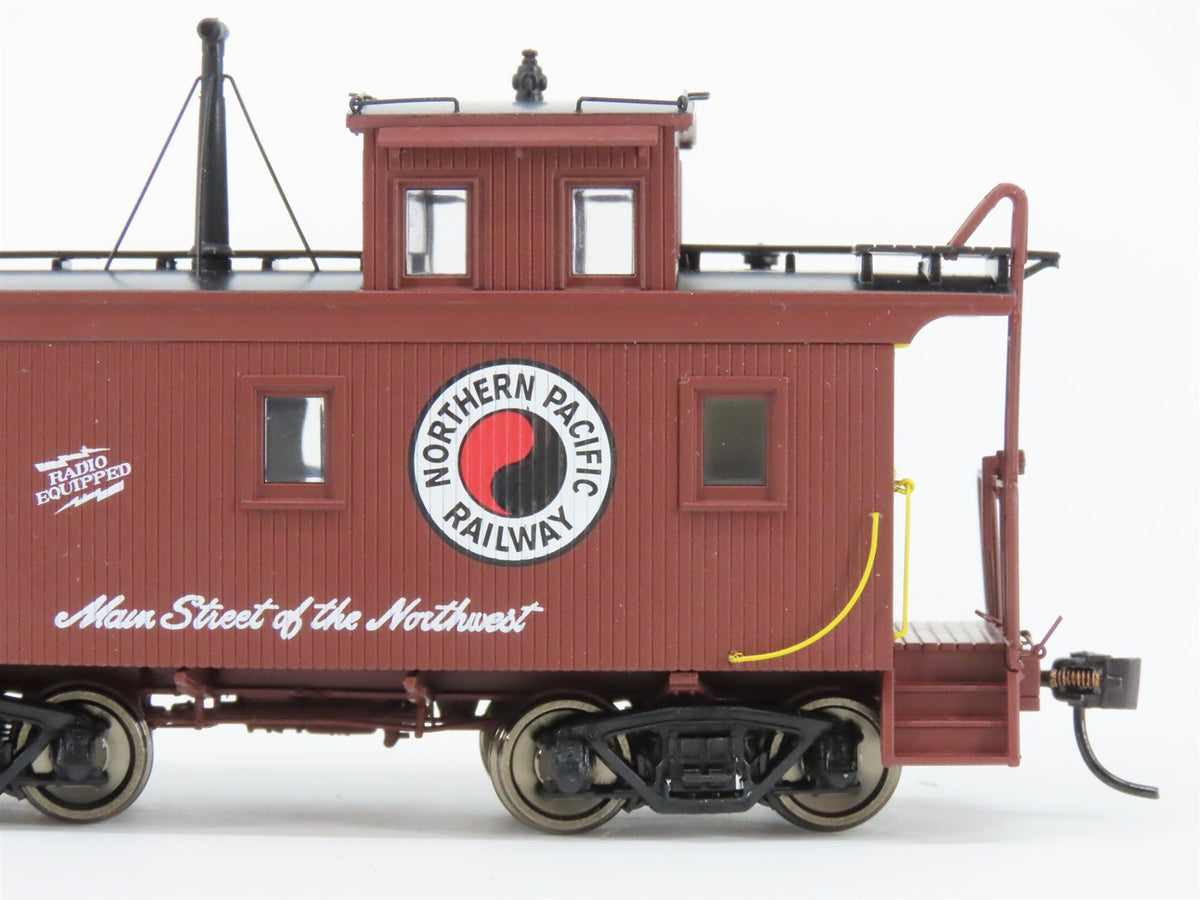 HO Walthers Proto 920-103467 NP Northern Pacific DM&amp;IR Class G2 Wood Caboose