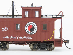 HO Walthers Proto 920-103467 NP Northern Pacific DM&IR Class G2 Wood Caboose