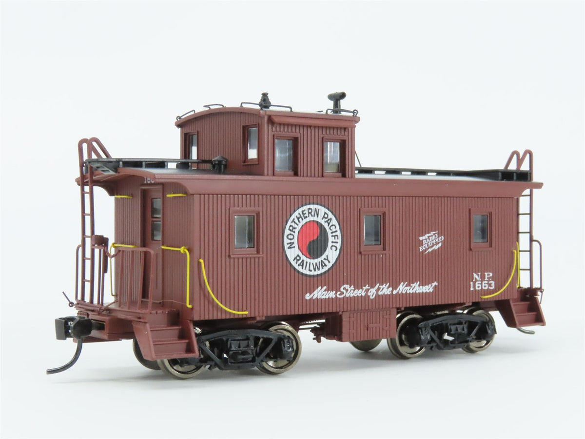 HO Walthers Proto 920-103467 NP Northern Pacific DM&amp;IR Class G2 Wood Caboose