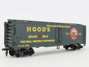 HO Scale Mantua 733-243 GARE Hood's Grade A Milk 41' Steel Reefer #6051