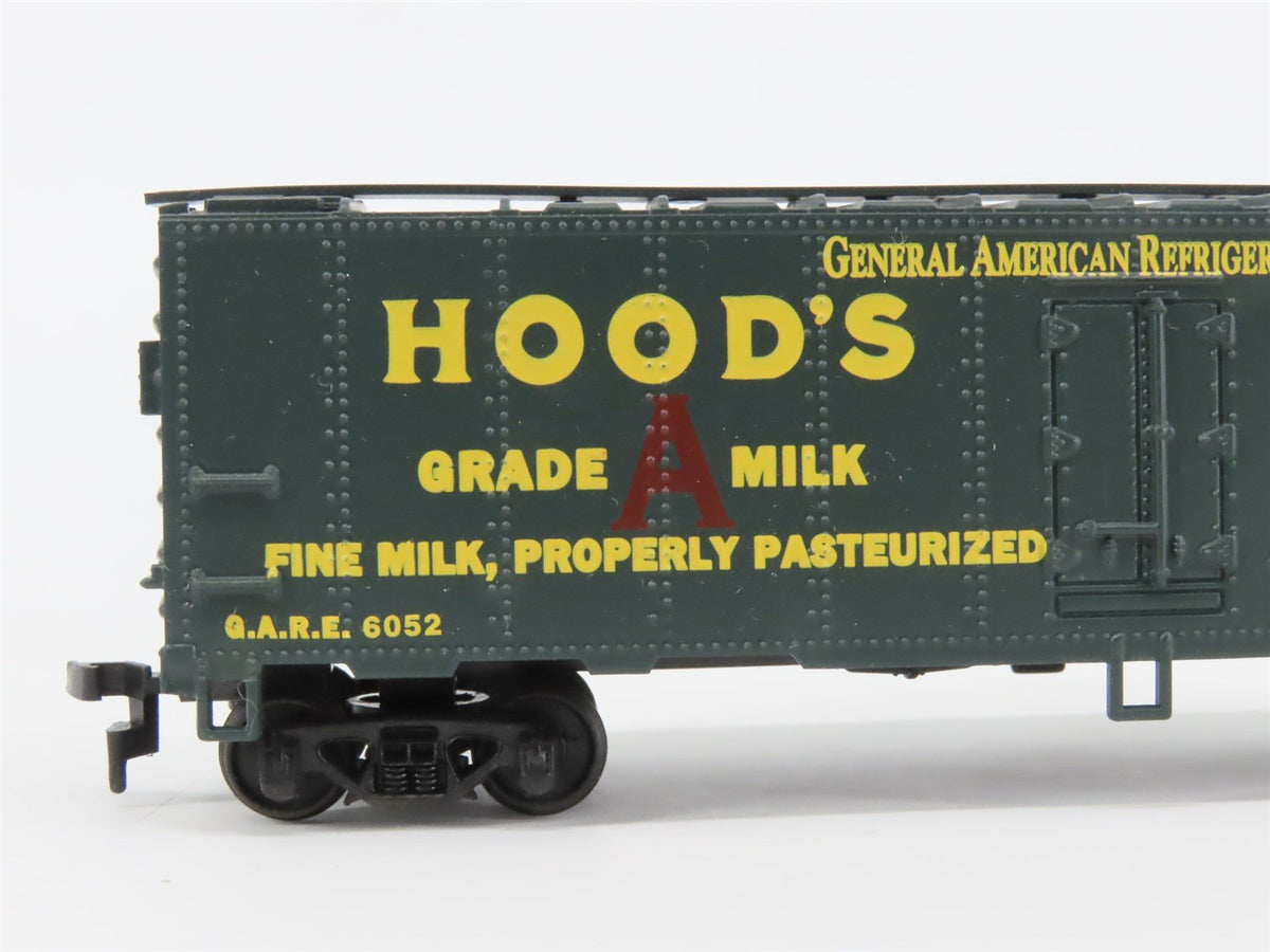HO Scale Mantua 733-543 GARE Hood&#39;s Grade A Milk 41&#39; Steel Reefer #6052