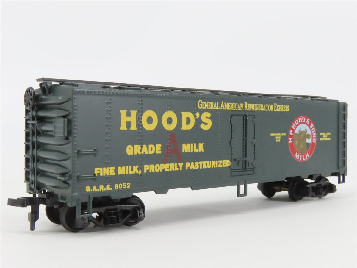 HO Scale Mantua 733-543 GARE Hood&#39;s Grade A Milk 41&#39; Steel Reefer #6052