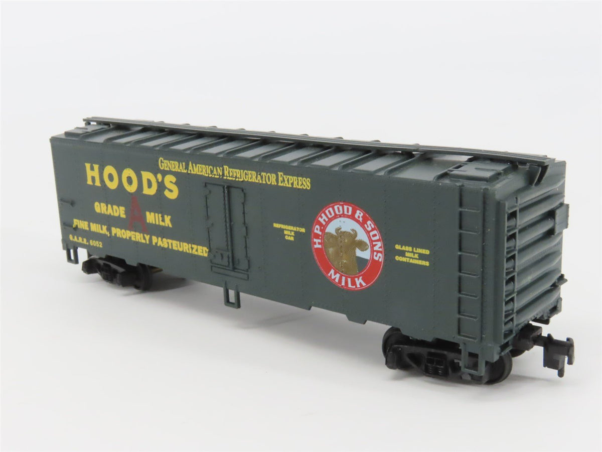 HO Scale Mantua 733-543 GARE Hood&#39;s Grade A Milk 41&#39; Steel Reefer #6052