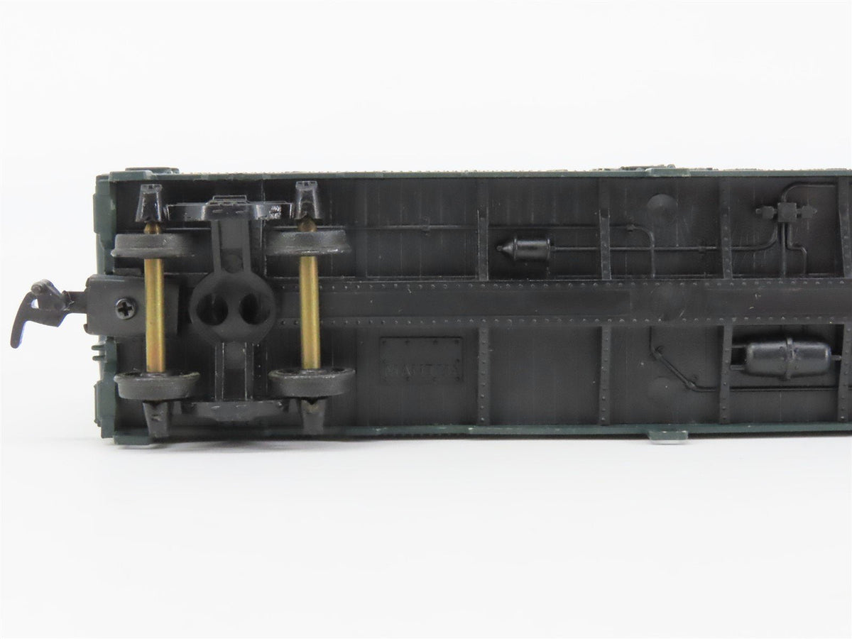 HO Scale Mantua 733-543 GARE Hood&#39;s Grade A Milk 41&#39; Steel Reefer #6052
